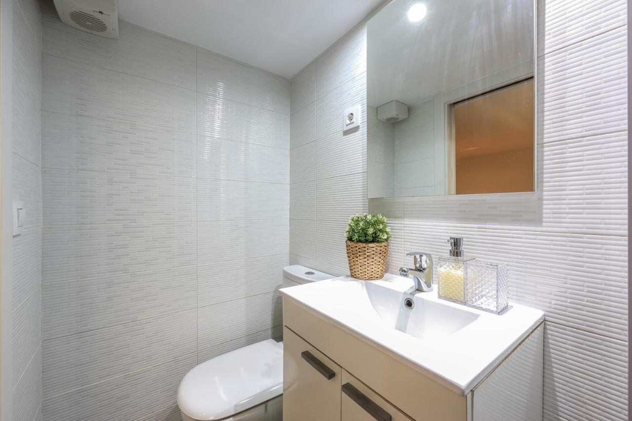 Discover Madrid From Our Cozy Studio Экстерьер фото